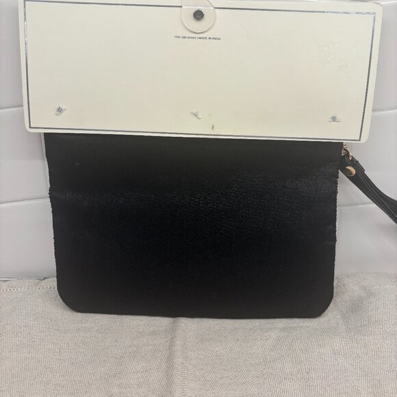 🇫🇷 Sincerely Jules Paris Striped Beaded Wristlet - Black, White & Gold 🇫🇷 - Picture 2 of 5